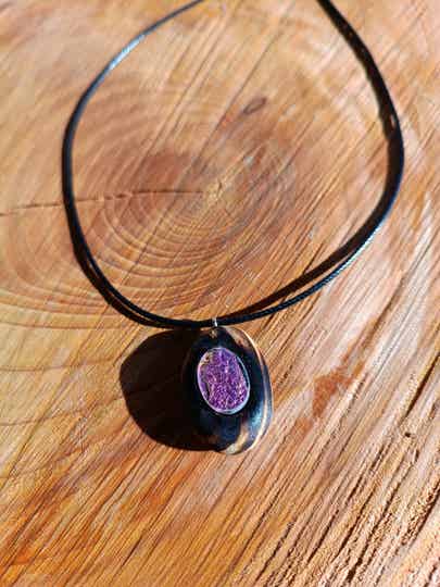 Collier en bois et verre