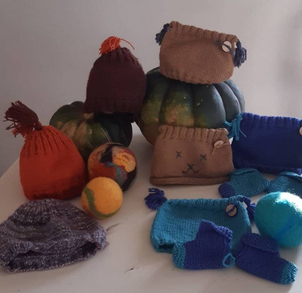 Kindermutsjes (met bijpassende sokje €10,-)