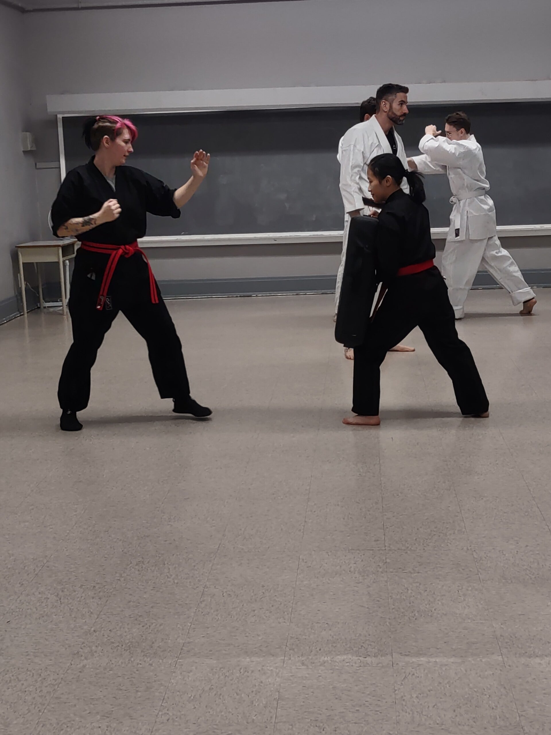 Various size/build pupils training together