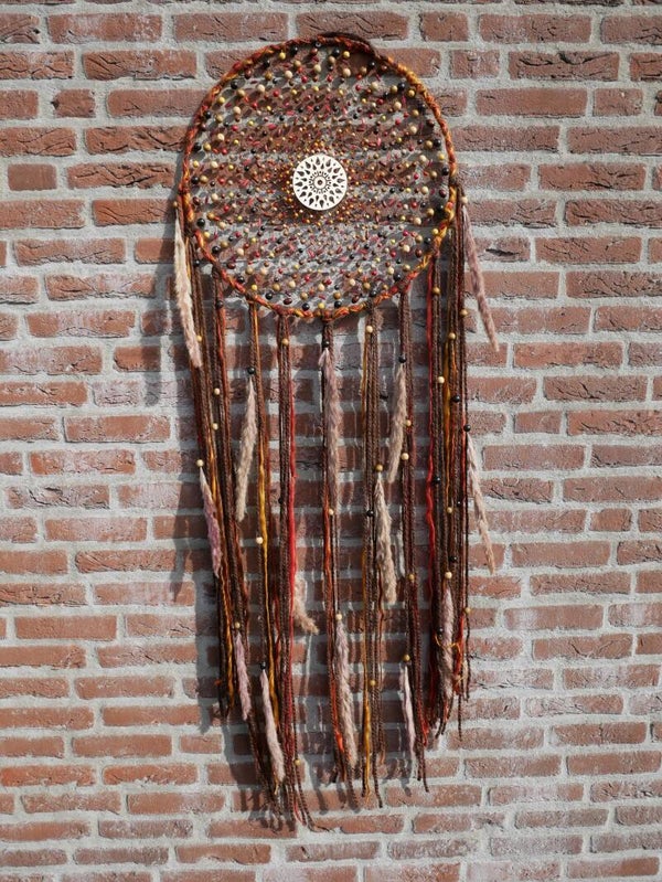 Droomenvanger. Oranje rood bruin.