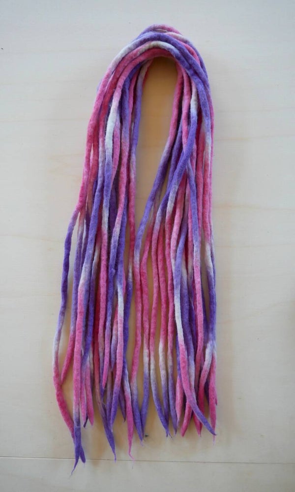 Woldreads. Handgeverfd. Roze/Paars/Wit.