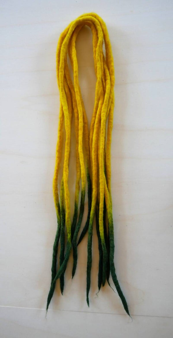 Woldreads. Handgeverfd. Groen/Geel.