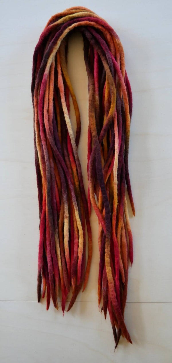 Woldreads. Handgeverfd. Rood/Bruin/Geel.