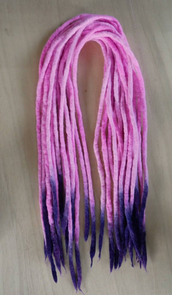 Woldreads. Handgeverfd. Fel roze. Paars.