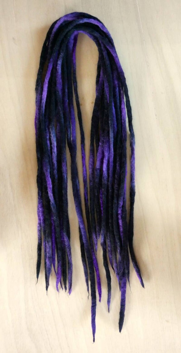 Woldreads. Handgeverfd. Zwart-Paars.