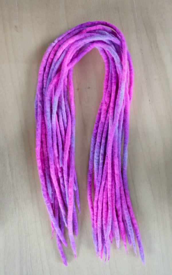 Woldreads. Handgeverfd. Fel roze, Lila.