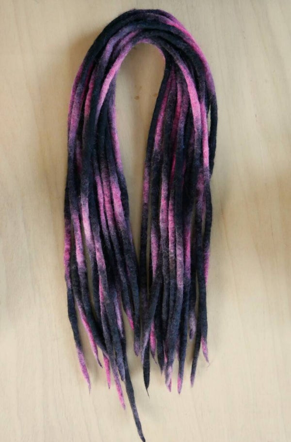 Woldreads. Handgeverfd. Zwart/Roze