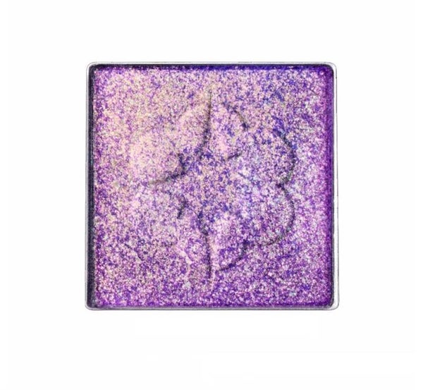 Twilight. Duochrome eyeshadow. Lethal Cosmetics.