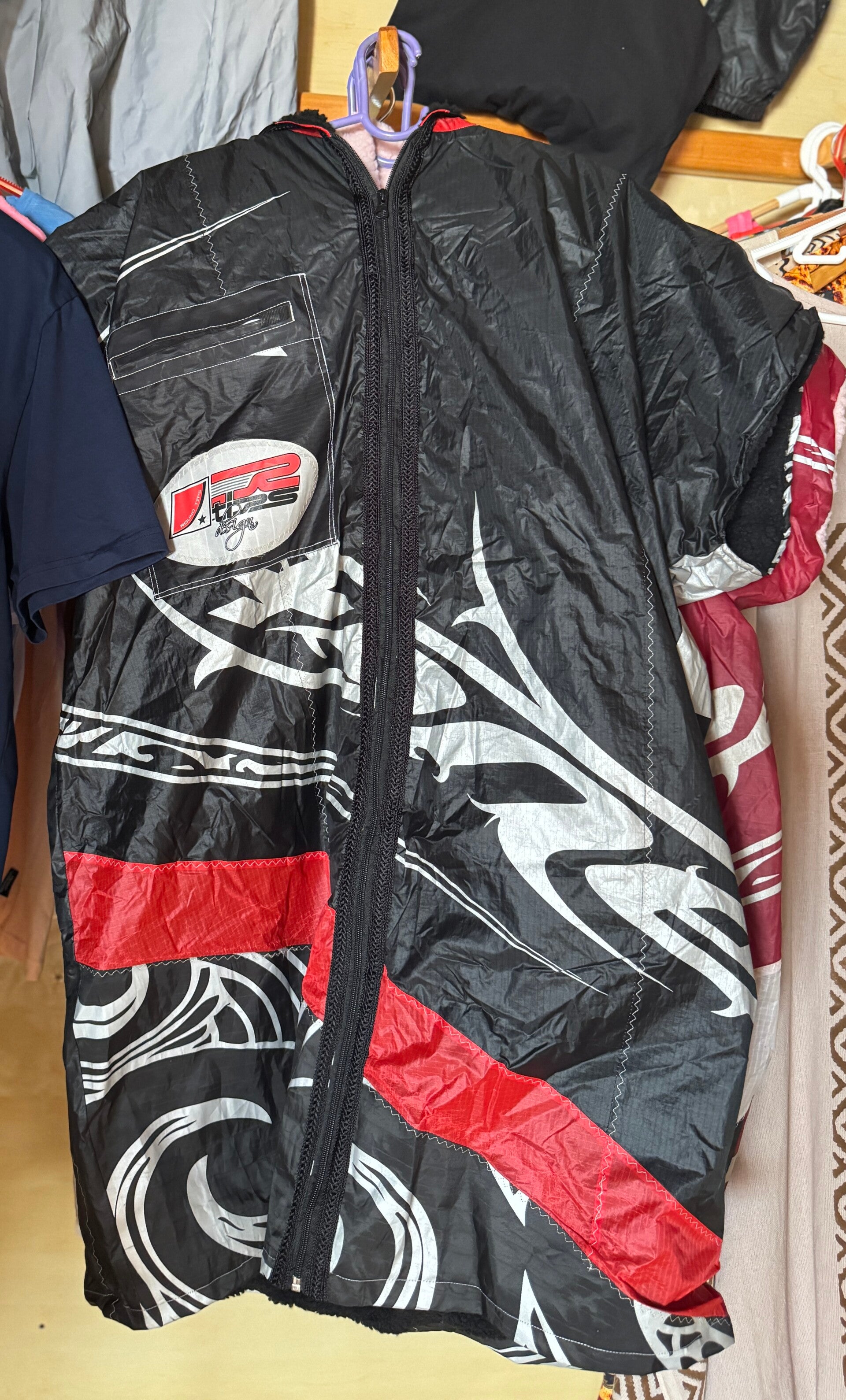 Kiteponcho F-one zwart UNISEX