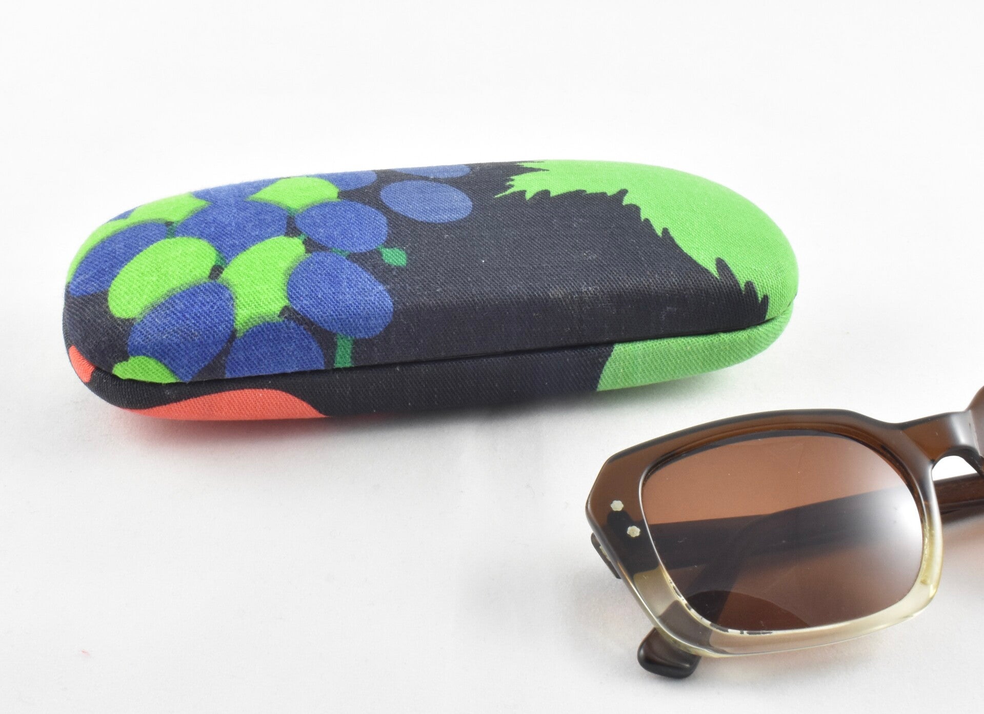 Brüderchen Brillenkoker