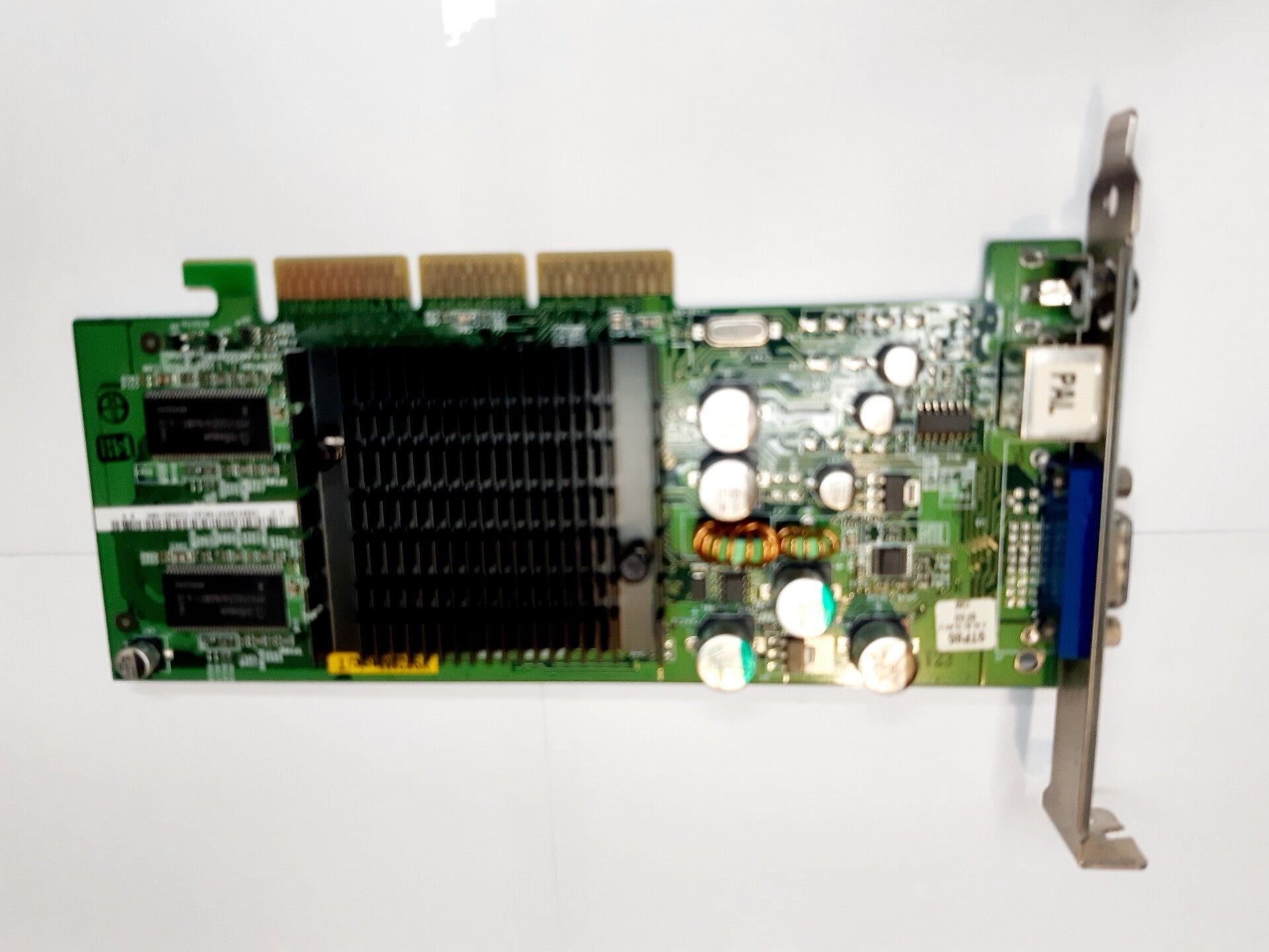 Carte graphique AGP ASUS V9520Magic/T/P/128M/A 128MB VGA VIDEO