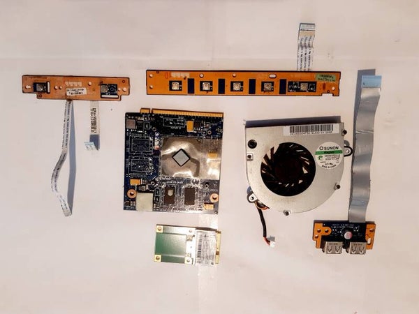 Lot de pieces 01726 TOSHIBA SATELLITE L505-10N