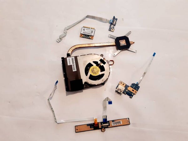 Lot de pieces 01728 TOSHIBA SATELLITE C50D-A-11G
