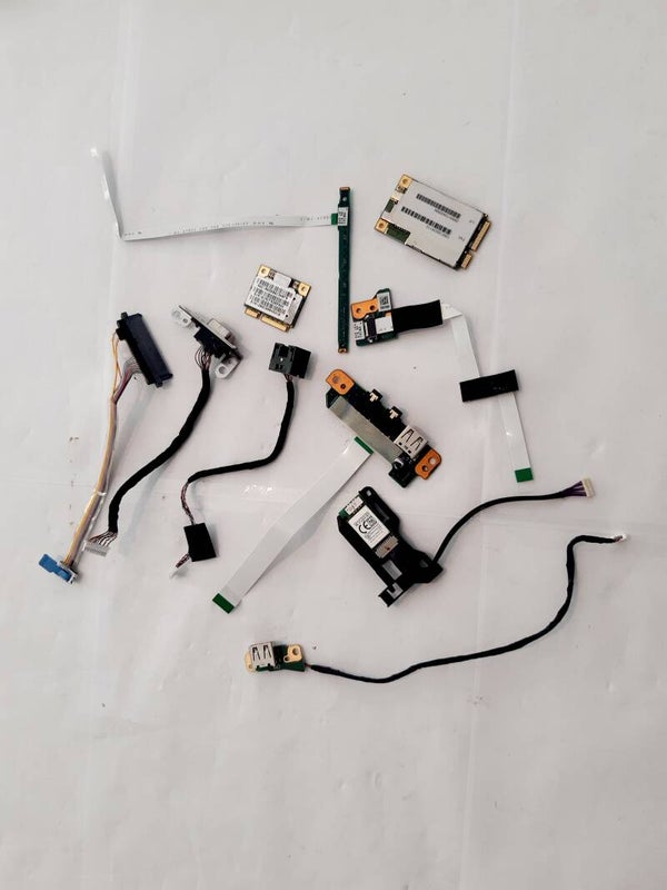 Lot de pieces 01729 TOSHIBA QOSMIO F60-10J