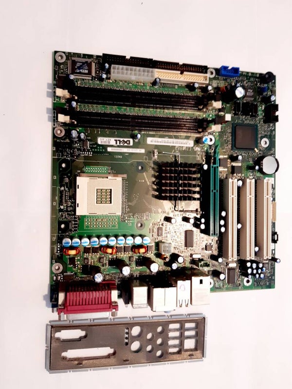 Carte mere DELL CN-02Y832 REV A02 avec plaque socket 478