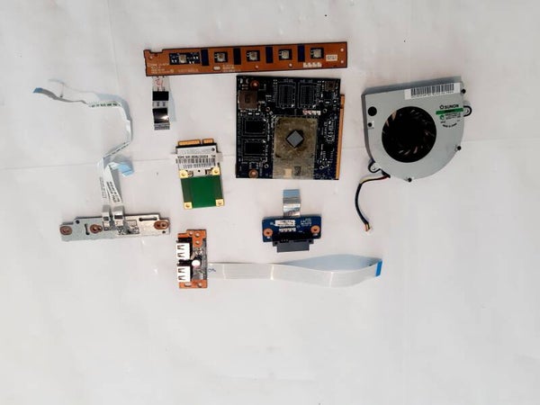Lot de pieces 01755 TOSHIBA SATELLITE L550-13U