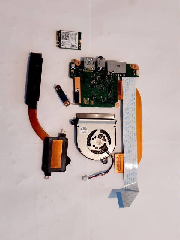 Lot de pieces 01759 TOSHIBA KIRA PSUC2E