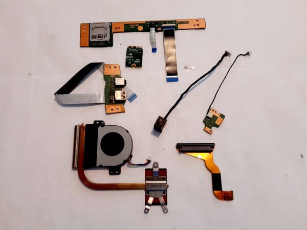 Lot de pieces 01758 TOSHIBA SATELLITE PRO R50-B-119