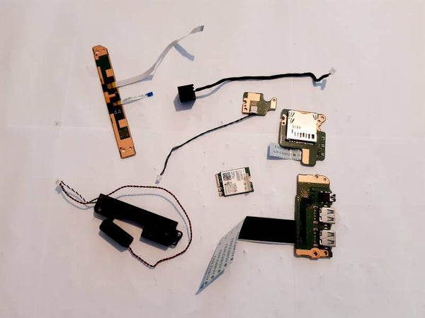 Lot de pieces 01757 TOSHIBA SATELLITE PRO A50-C-13R