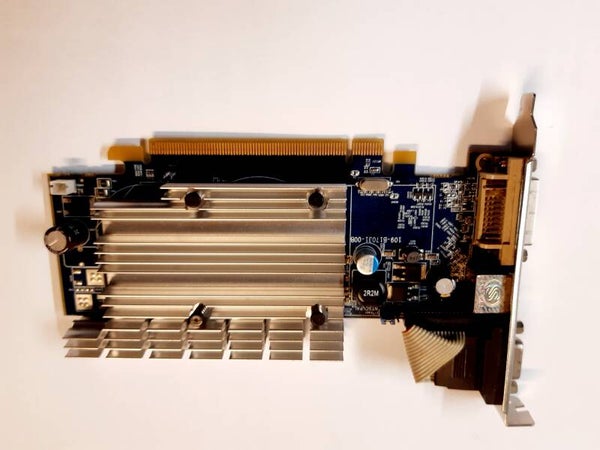 Carte graphique SAPPHIRE HD3450 188-08E40-013SA 256MB VGA DVI VIDEO