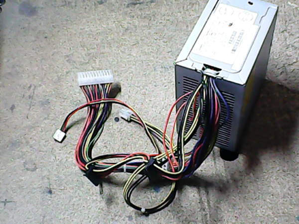 Alimentation FUJITSU S26113-E517-V50 GS 01 DPS-210FB A 210W