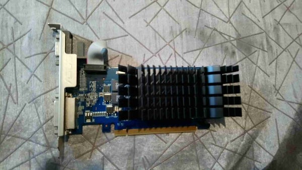 Carte graphique ASUS EN210 SILENT/DI/1GD3/V2(LP) 1GB VGA DVI HDMI