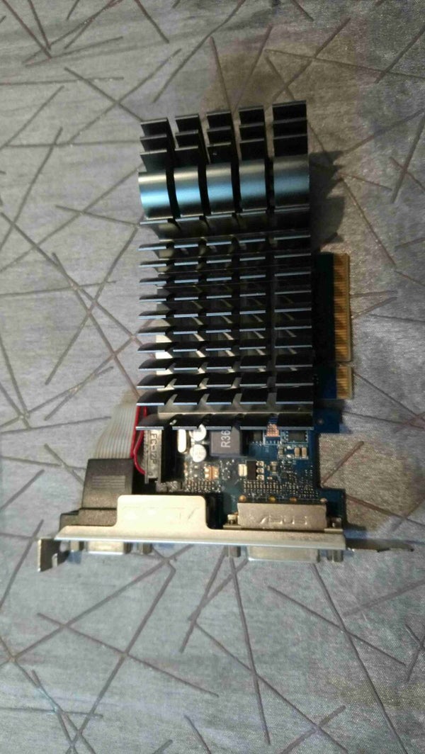 Carte graphique ASUS ENGTX560 TI DCII/DI/1GD5/DP 1GB VGA DVI MINI HDMI