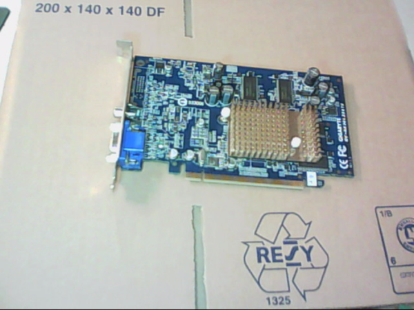 carte graphique Gigabyte GV-RX30L256TE-FS X600 256MB VGA VIDEO