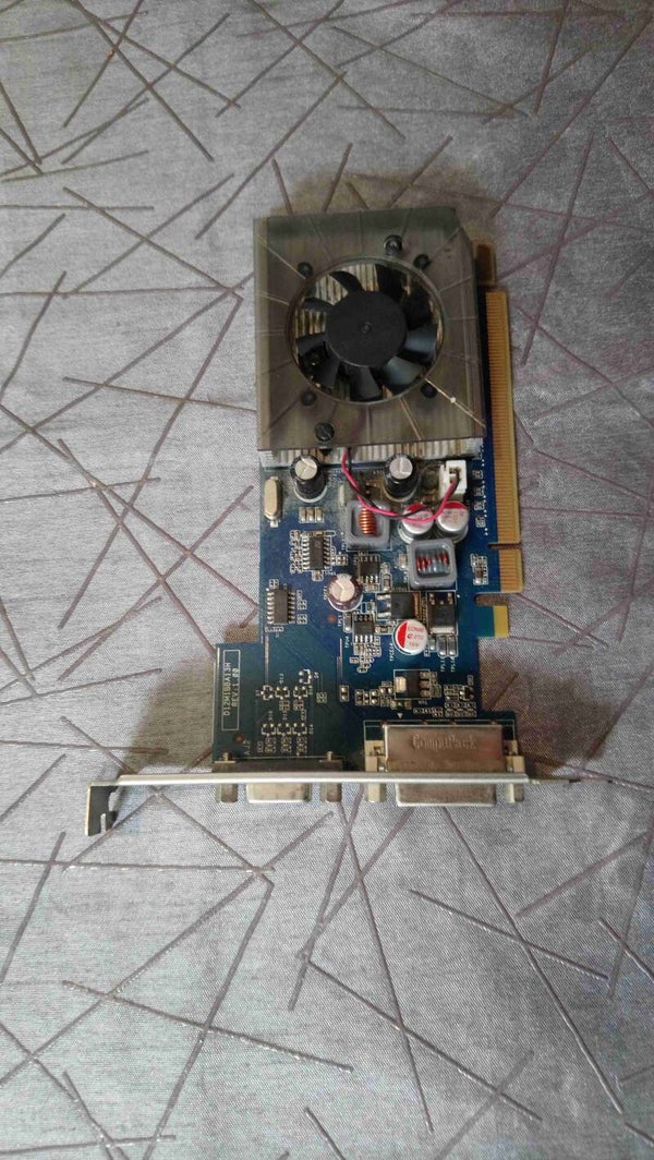 Carte graphique HP 649676-001 REV S01 D12M1BBA13H REV 1.00 512MB