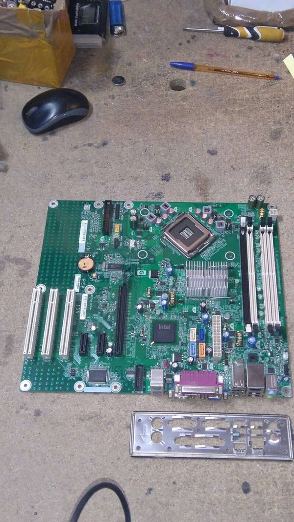 Carte mère hp 437795-001 437354-001 437355-000 socket 775 avec plaque