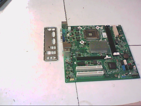 Carte mere DELL CN-07N90W REV A01 avec plaque socket 775 Vostro 230