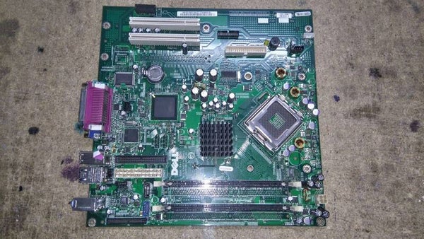 Carte mere DELL CN-0H8052-13740 REV A03 socket 775 GX520
