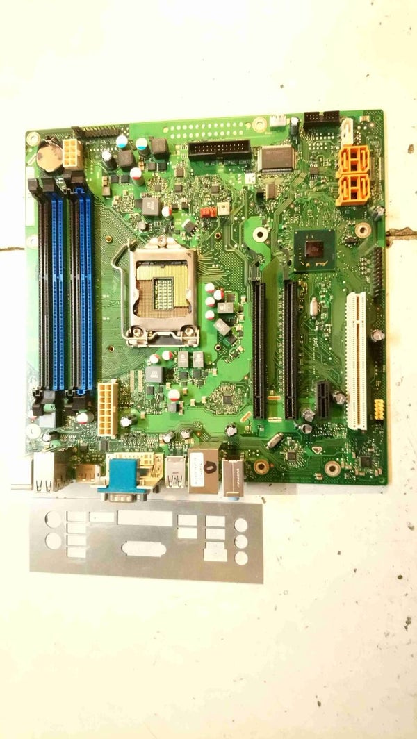 Carte mere FUJITSU D3161-A12 GS 3 W26361-W2991-Z3-03-36 socket 1155