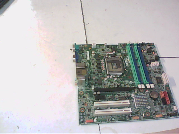 Carte mere LENOVO IS8XM REV 1.0 03T7158 sans plaque M83 M83P M93P M8500