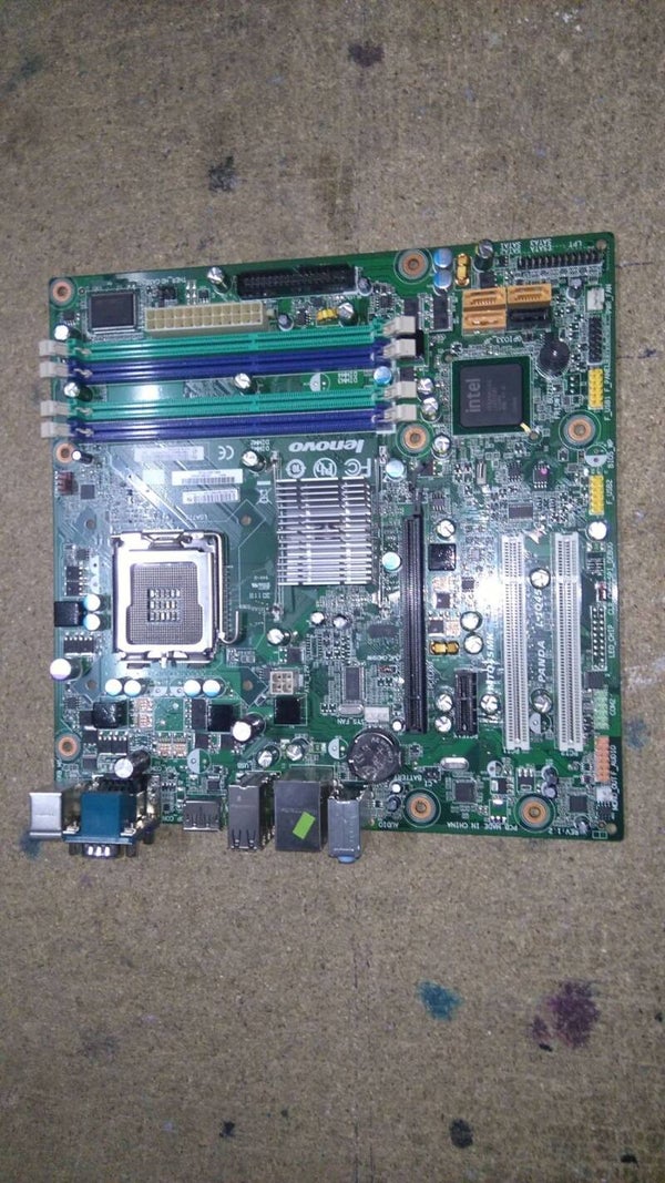 Carte mere LENOVO L-IQ45 89Y9301 sans plaque socket 775