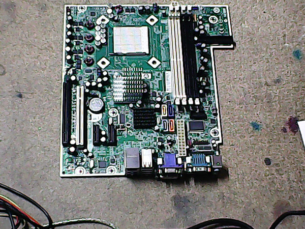 Carte mere MSI MS-7500 VER 1.0 sans plaque socket AM2