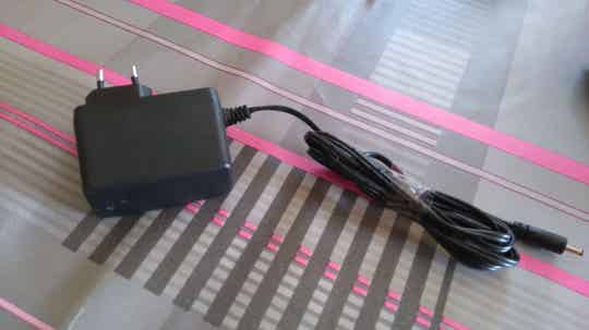 Chargeur ADS18B-B 050300 5V 3A