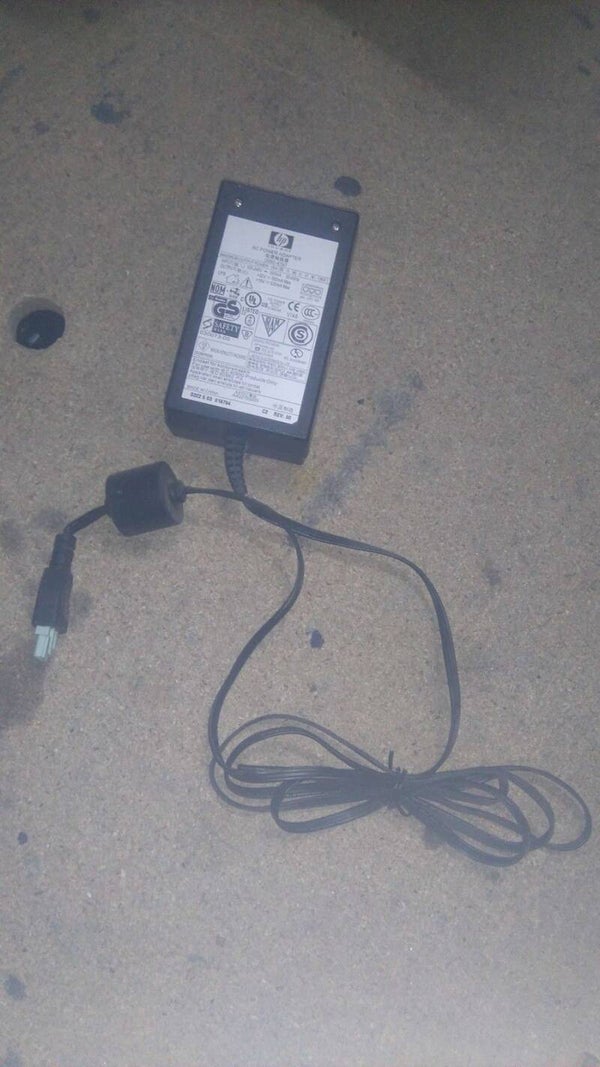 Chargeur HP 0950-4397 32V 0,5A 15V 0,53A