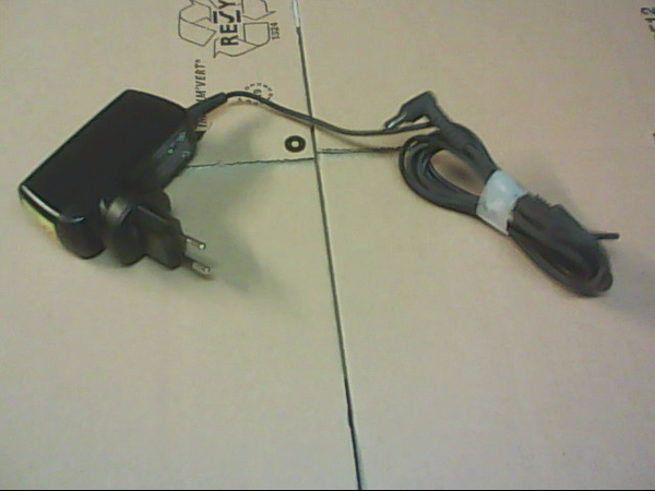 Chargeur LEI IU40-11190A011S 19V 2,15A