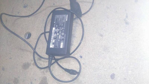 Chargeur Toshiba ADP-90NB D 15V 6A