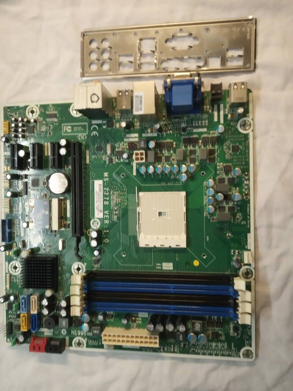 Carte mere HP 696333-001 REV 0A MS-7778 VER 1.0 socket FM2 Pro 3400 3515
