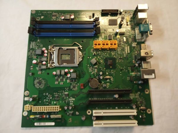 Carte mere FUJITSU D2912-A12 GS 1 W26361-W2051-Z2-04-36 sans plaque socket 1156