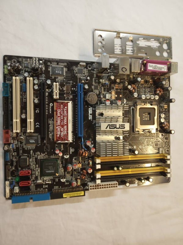 Carte mere ASUS P5N-E SLI REV 1.01G socket 775