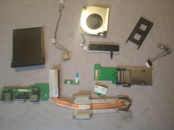 Lot de pieces 01663 DELL Inspiron 1545 PP41L