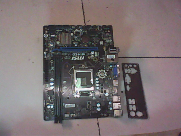 MSI H81M-P33 MS-7817 HS 001 socket endommagé