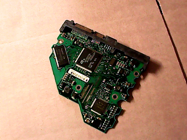 PCB 100449 100422559 REV B 100439888 ST3160215AS FIRMWARE 3.AAC