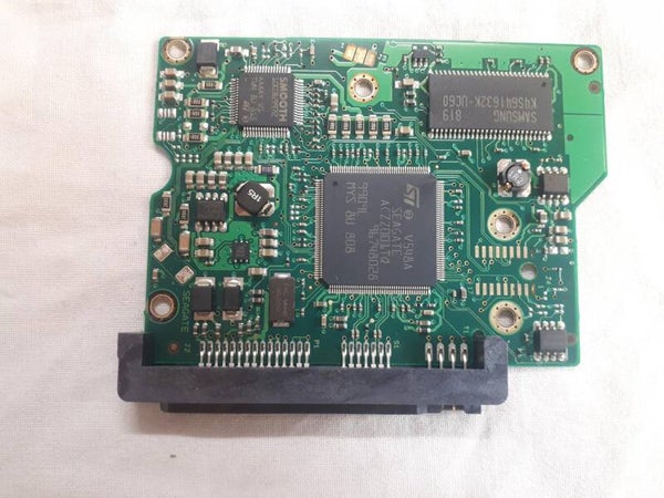 PCB 102962 100468303 REV A MAXTOR STM3250310AS 9FV132-327 FW 3.AAF DATE 08523