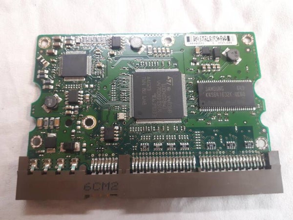 PCB 103036 100414872 REV A MAXTOR STM3320820A 9DP03G-326 FW 3.AAE 07277 SITE WU