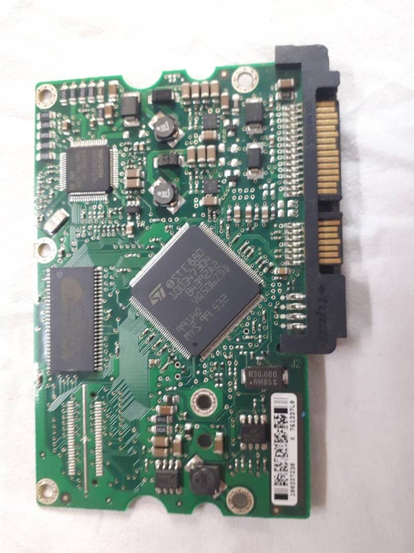 PCB 103153 100337233 REV B SEAGATE ST3200826AS 9Y7389-066 FW 3.03 DATE 06144