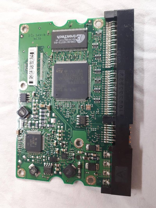PCB 103157 100389148 REV A MAXTOR STM3802110A 9DN011-326 FW 3.AAK DATE 07114